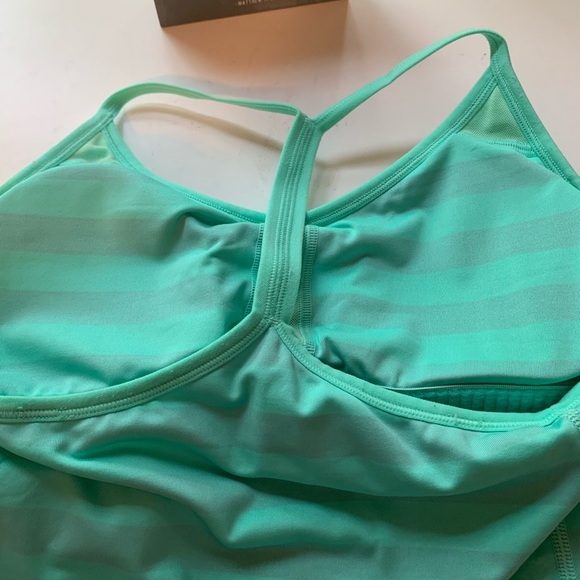 Green and grey Nike tank top with built in pads - Picture 3 of 4